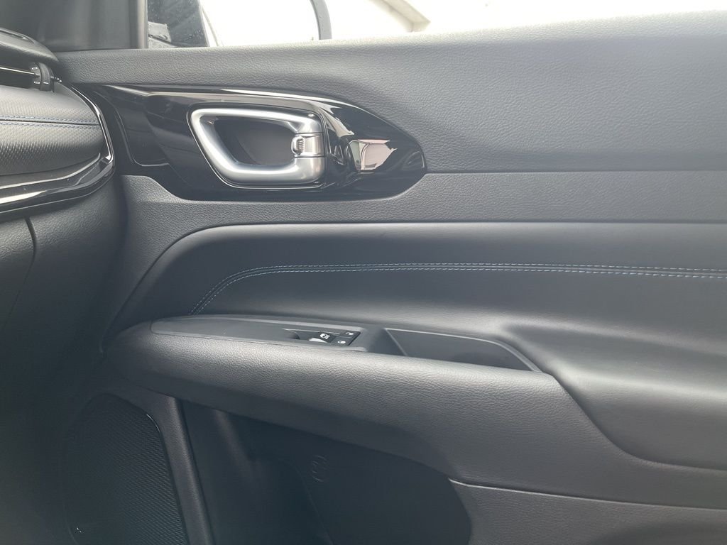 New 2026 Jeep Compass Latitude AWD/4WD image 20