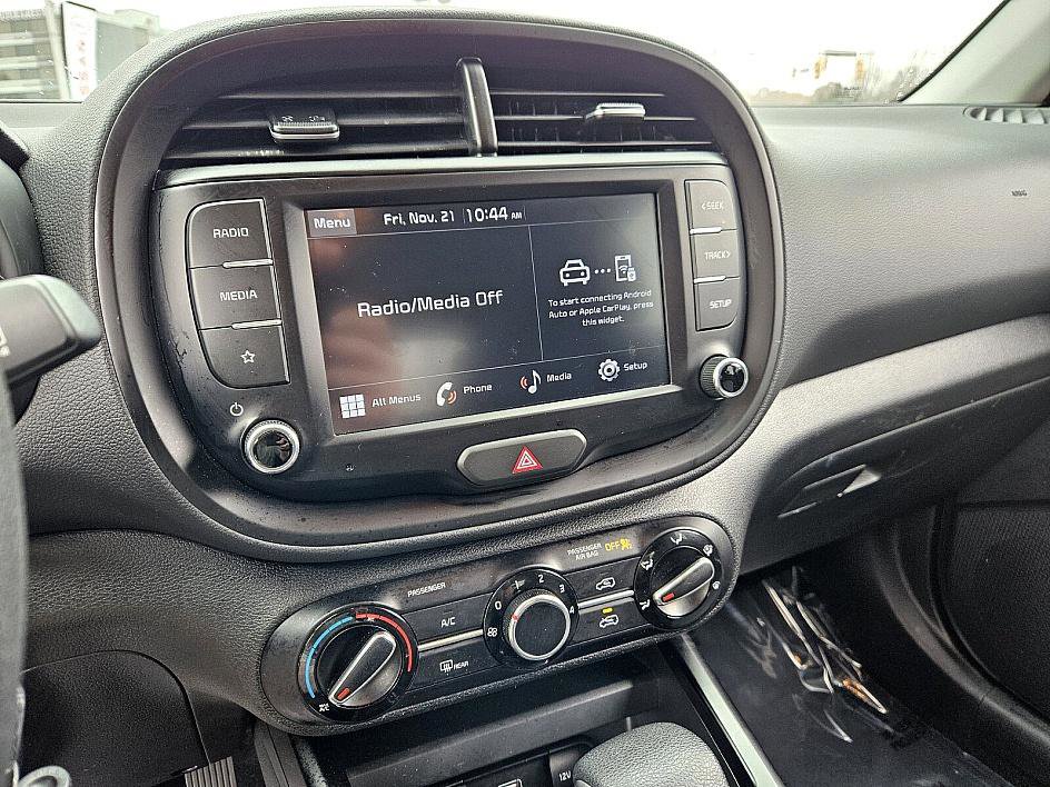 Used 2022 Kia Soul LX image 18