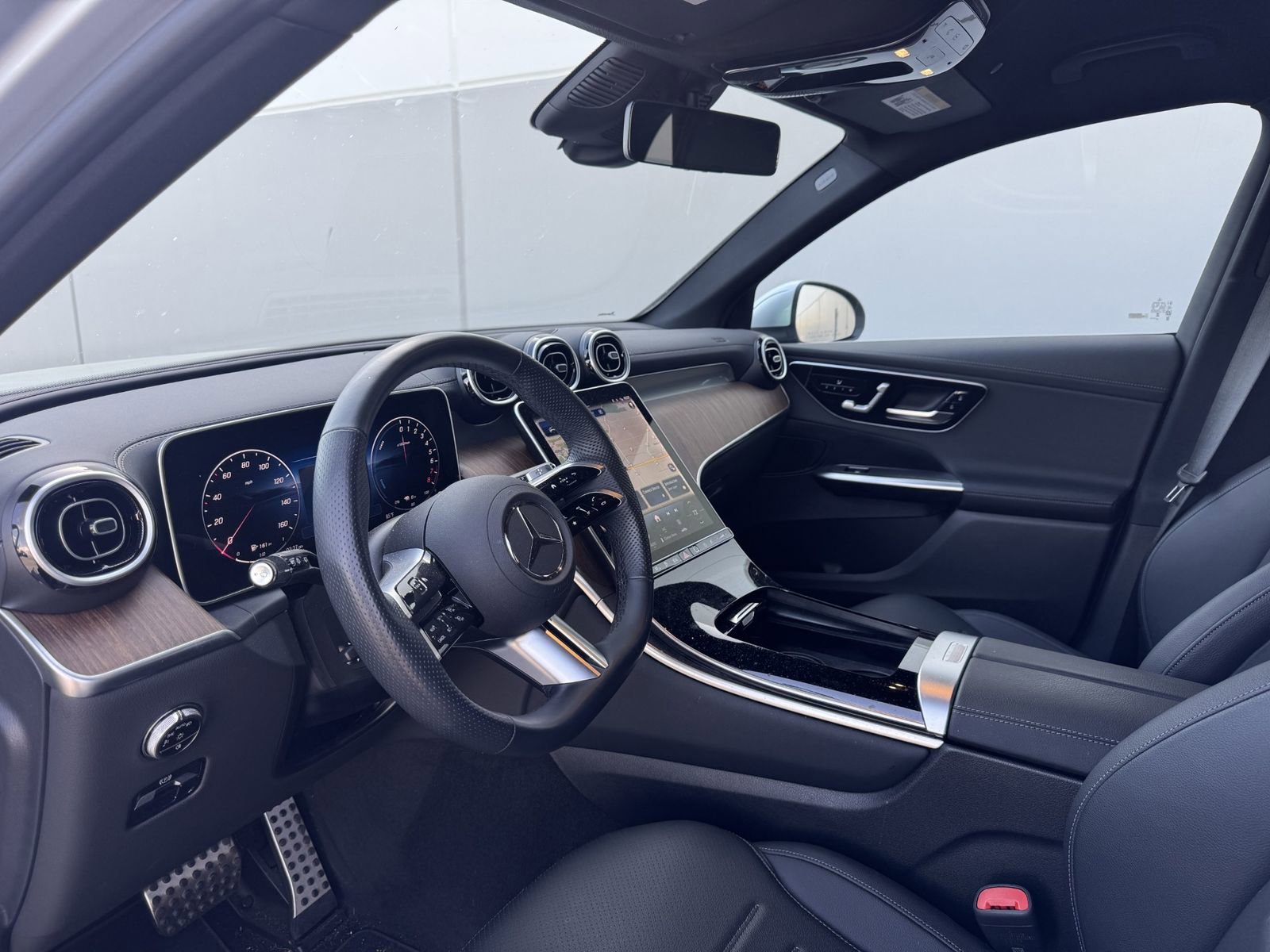 Used 2025 Mercedes-Benz GLC 350e image 7