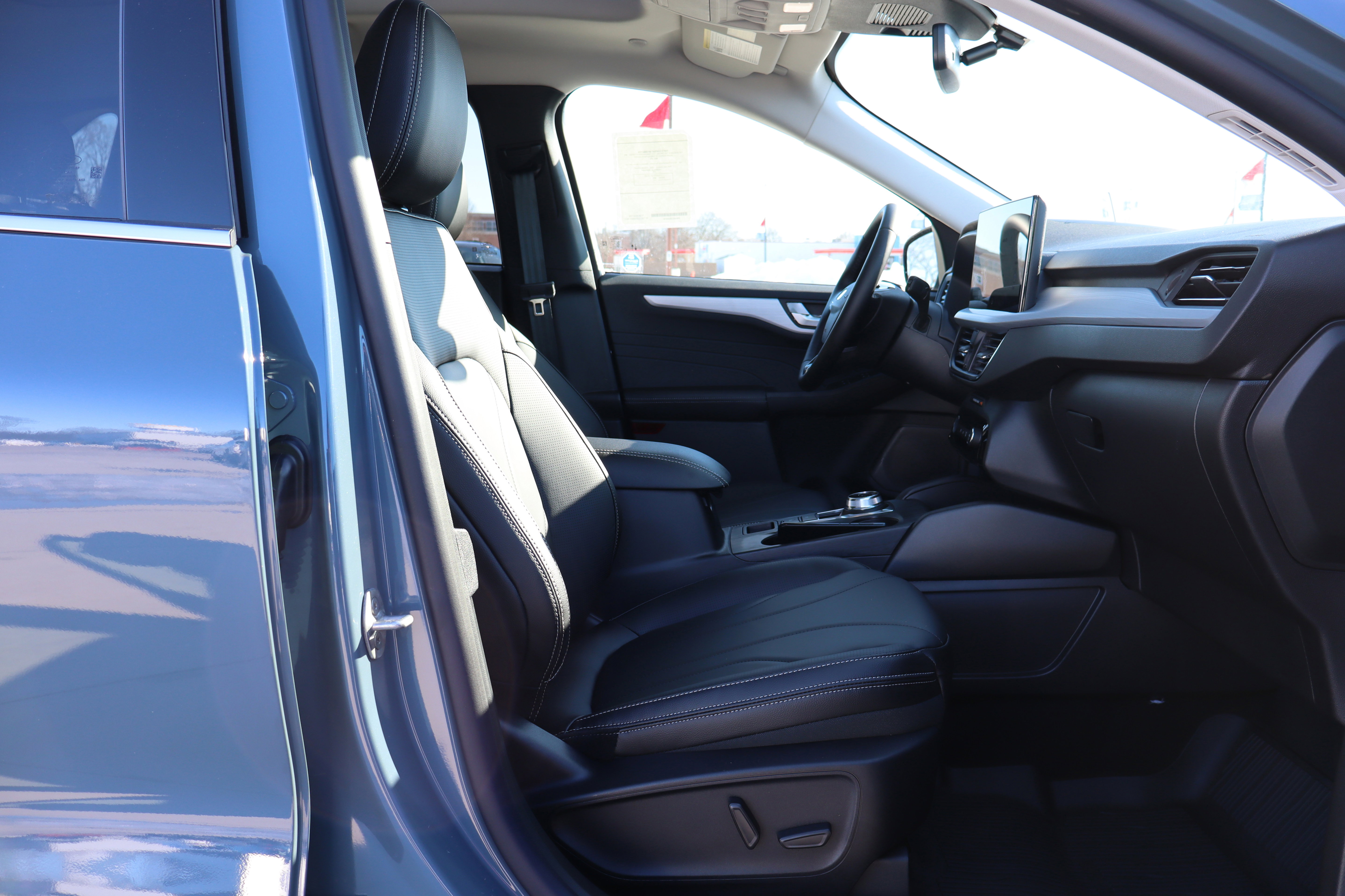 New 2025 Ford Escape SE w/ PHEV Premium Package image 12