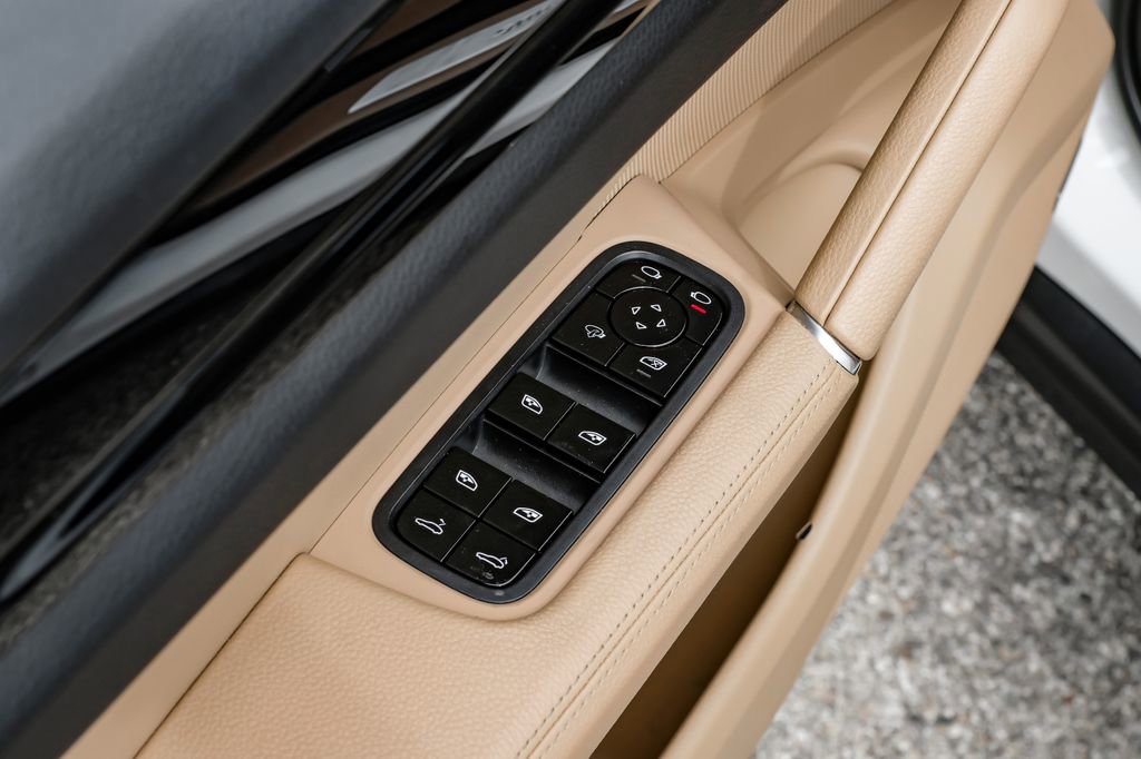 Used 2021 Porsche Cayenne AWD/4WD image 38