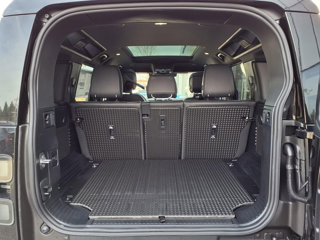 New 2026 Land Rover Defender 110 X-Dynamic SE AWD/4WD image 26