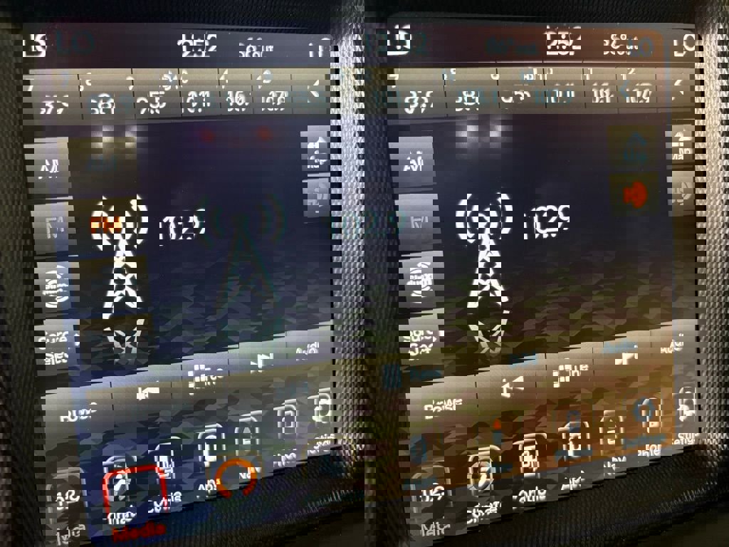 Used 2022 Jeep Wrangler Unlimited Sahara image 26