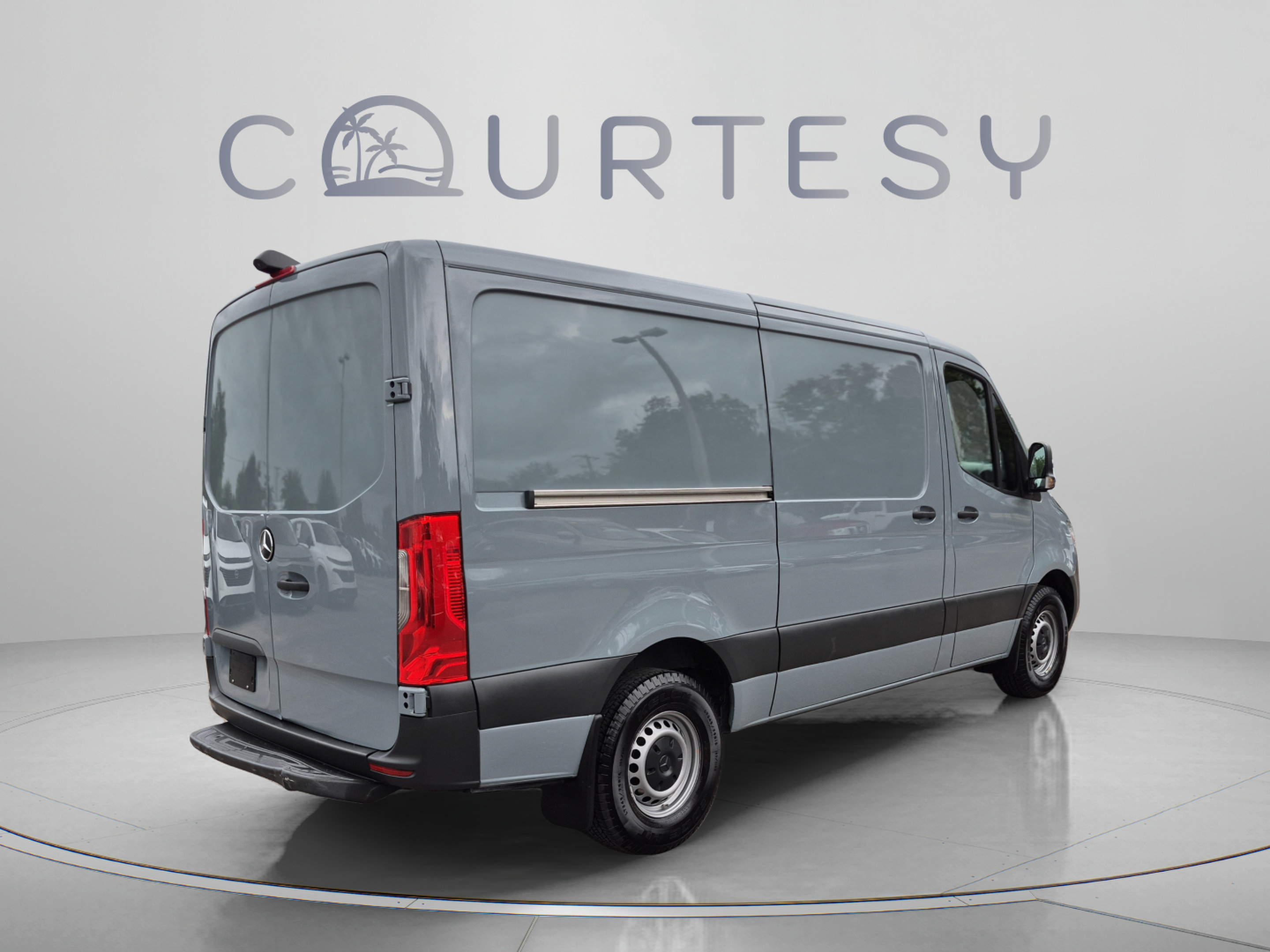 Used 2024 Mercedes-Benz Sprinter 2500 image 5
