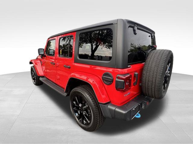 Used 2023 Jeep Wrangler Unlimited Sahara w/ Cold Weather Group AWD/4WD image 6