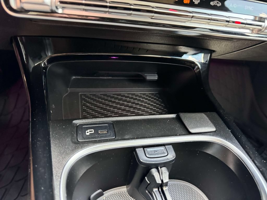 Used 2022 Mercedes-Benz CLA 250 4MATIC image 23