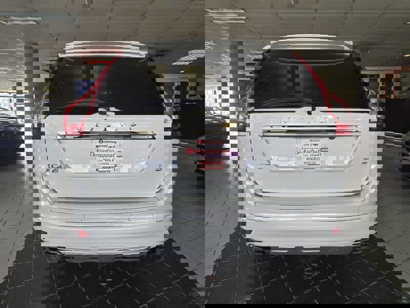 Used 2015 Volvo XC60 T5 Premier w/ Proximity Package image 5