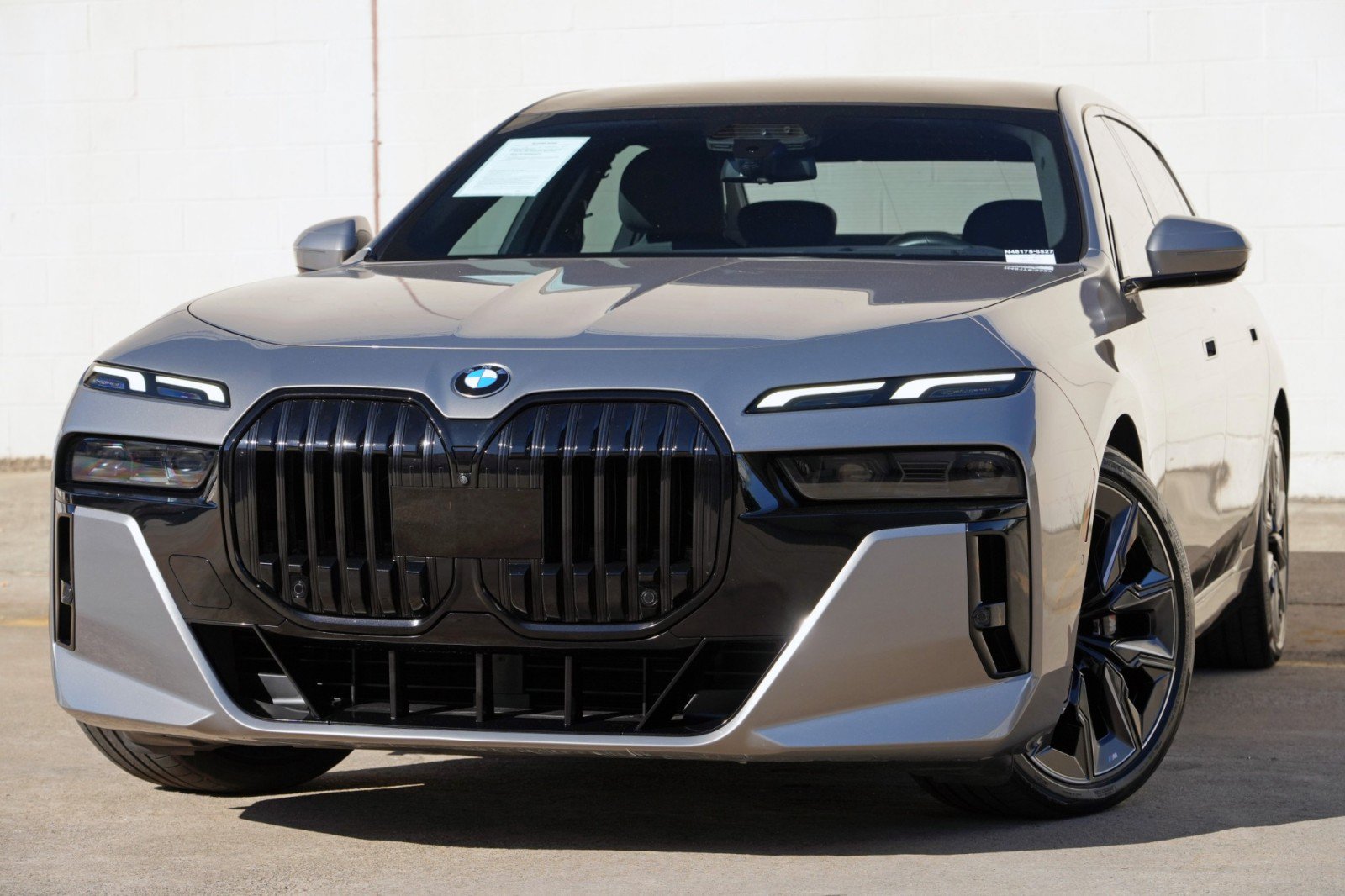 Used 2023 BMW 740i RWD image 3