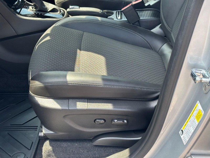 Certified 2022 Buick Encore Preferred AWD/4WD image 15