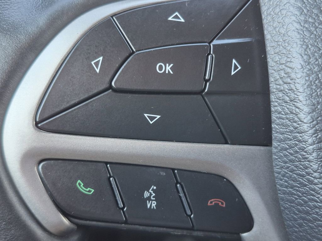 Used 2019 Jeep Grand Cherokee Altitude image 12