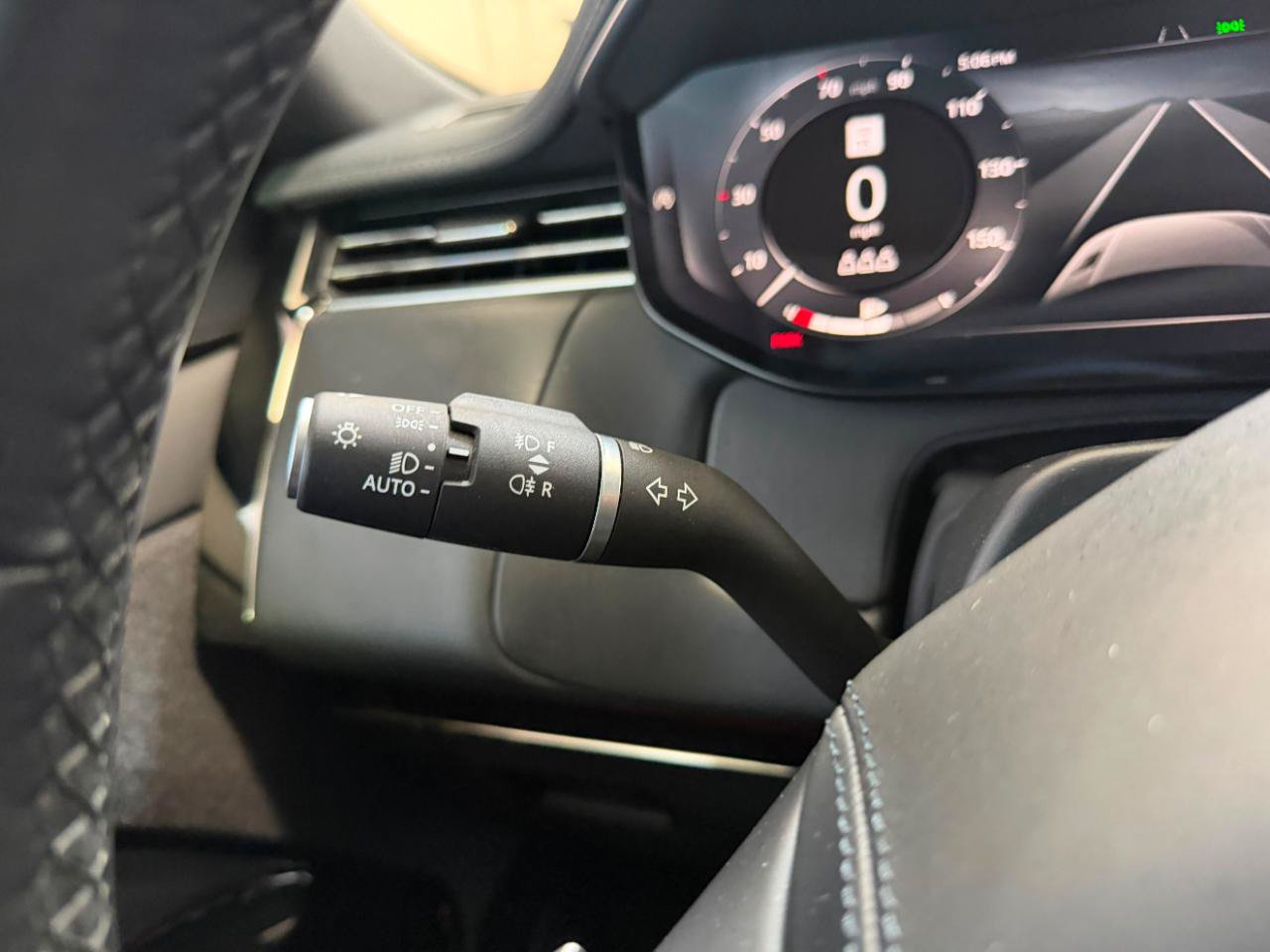 Used 2024 Land Rover Range Rover Sport SE AWD/4WD image 33