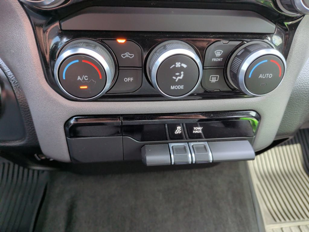 Used 2022 RAM 1500 Big Horn AWD/4WD image 23