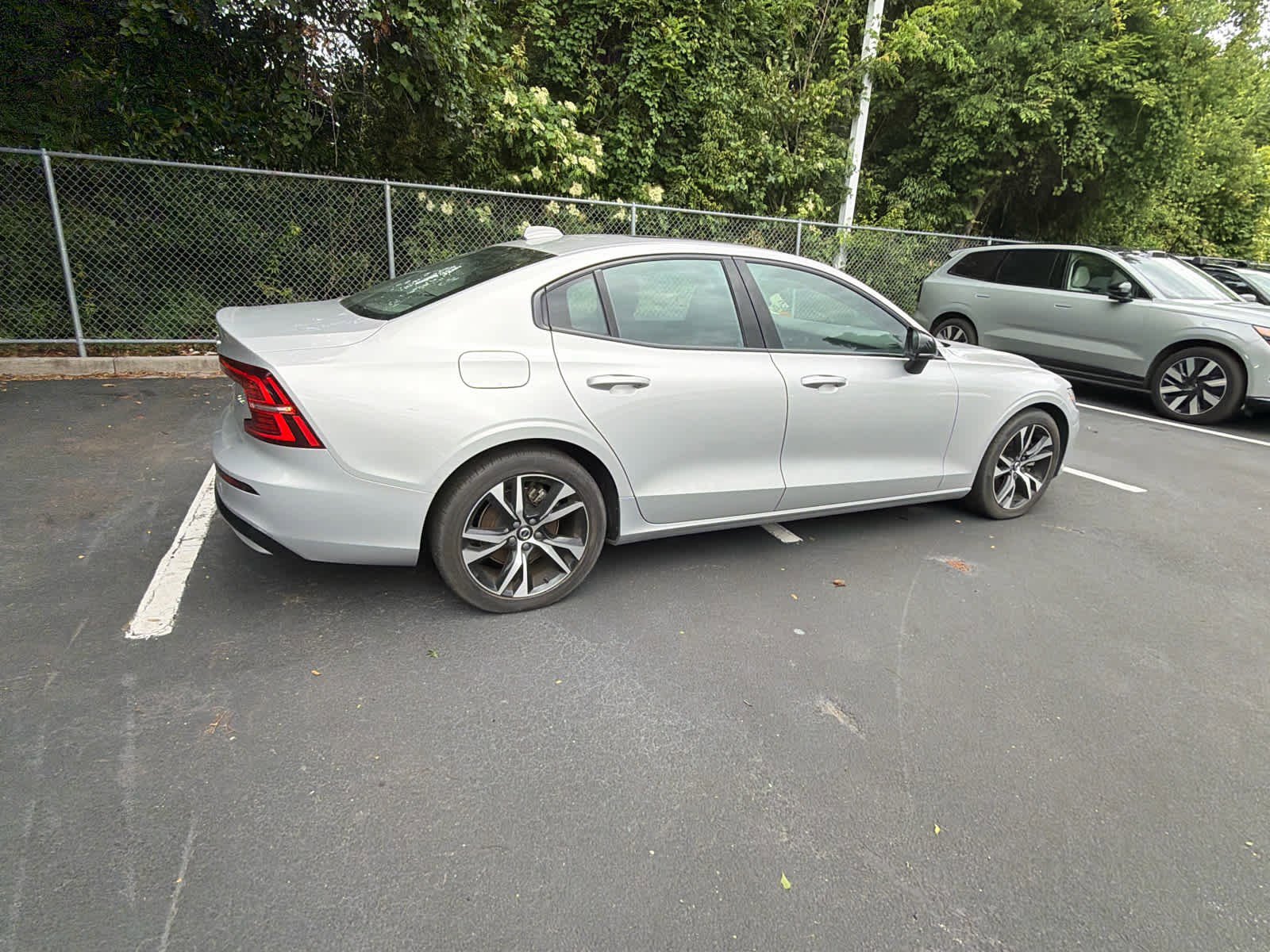 Used 2024 Volvo S60 B5 Core FWD image 17