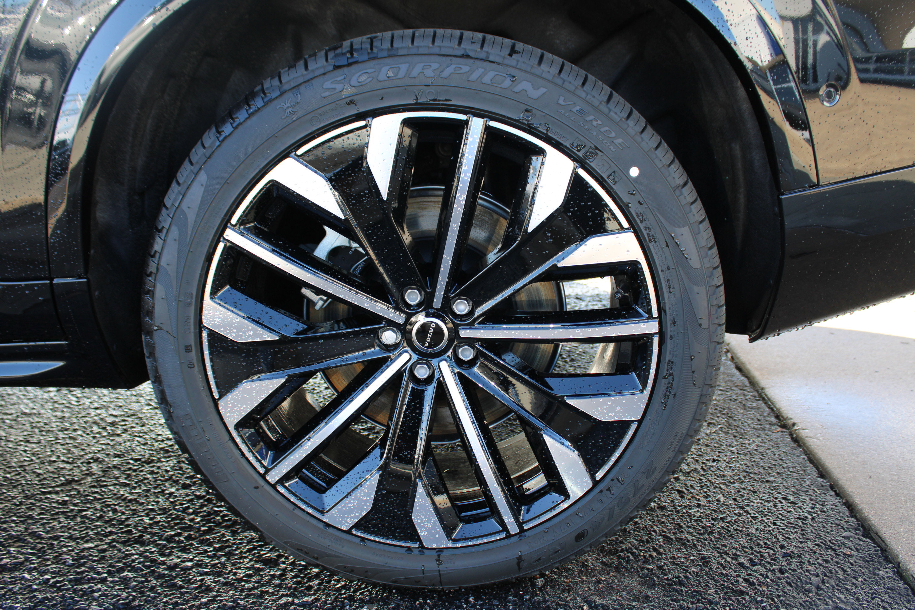 New 2026 Volvo XC90 T8 Plus w/ Protection Package Premier AWD/4WD image 73