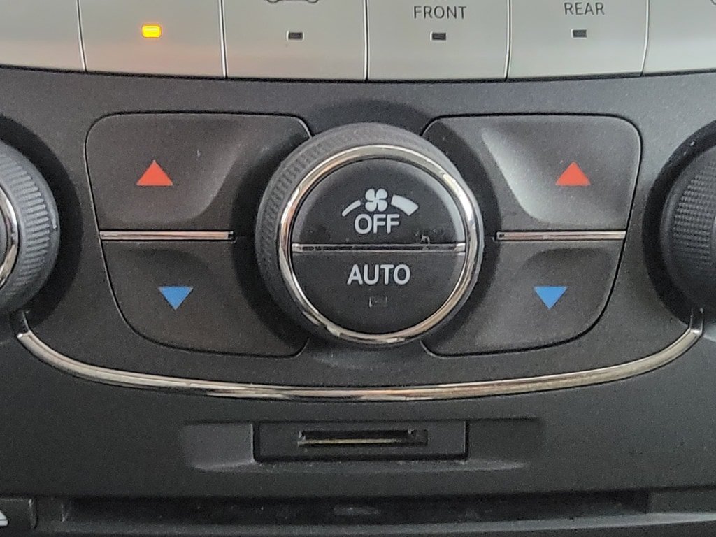 Used 2019 Dodge Journey SE FWD image 22