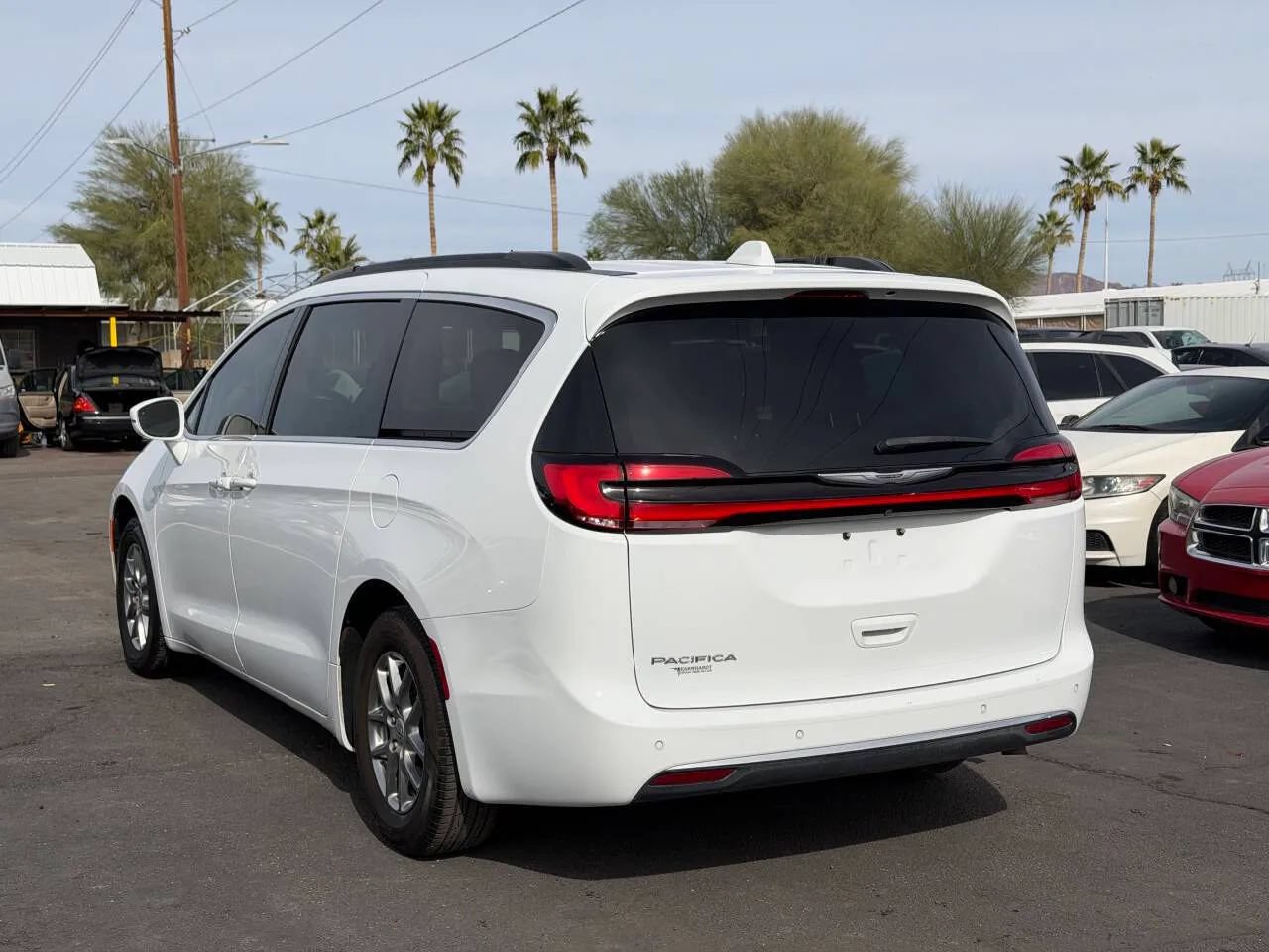 Used 2021 Chrysler Pacifica Touring FWD image 6
