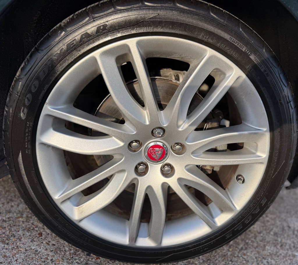 Used 2016 Jaguar XF Prestige RWD image 24