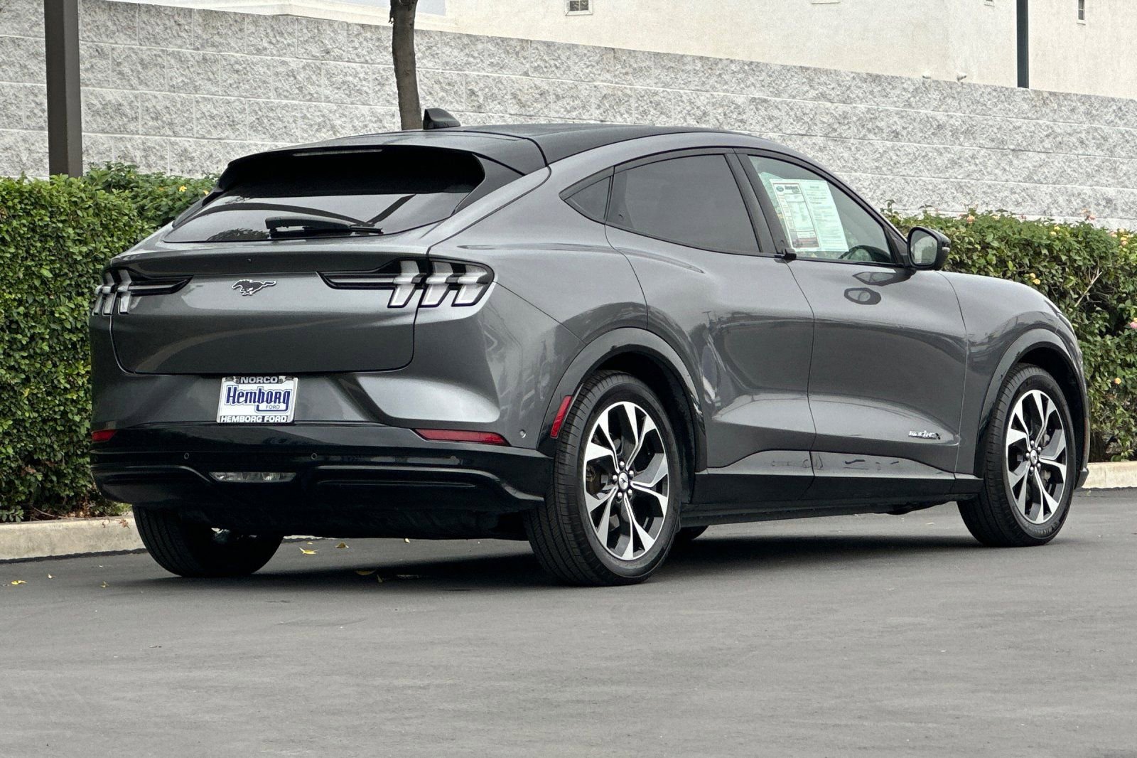 Used 2021 Ford Mustang Mach-E Premium image 4