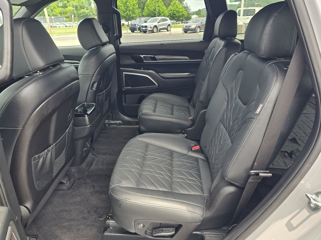 Used 2025 Kia Telluride AWD image 12