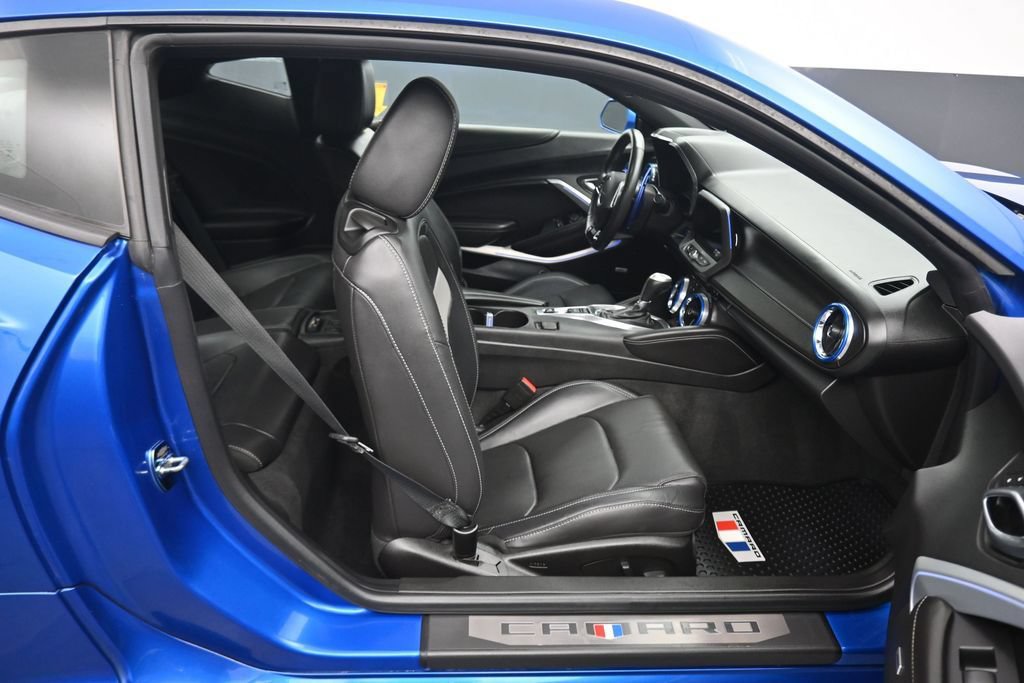 Used 2018 Chevrolet Camaro SS RWD image 36