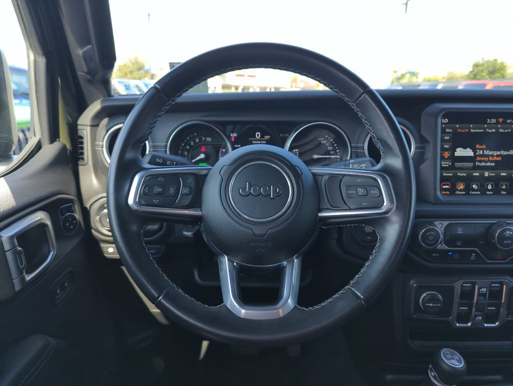 Used 2022 Jeep Wrangler Unlimited Sahara AWD/4WD image 16
