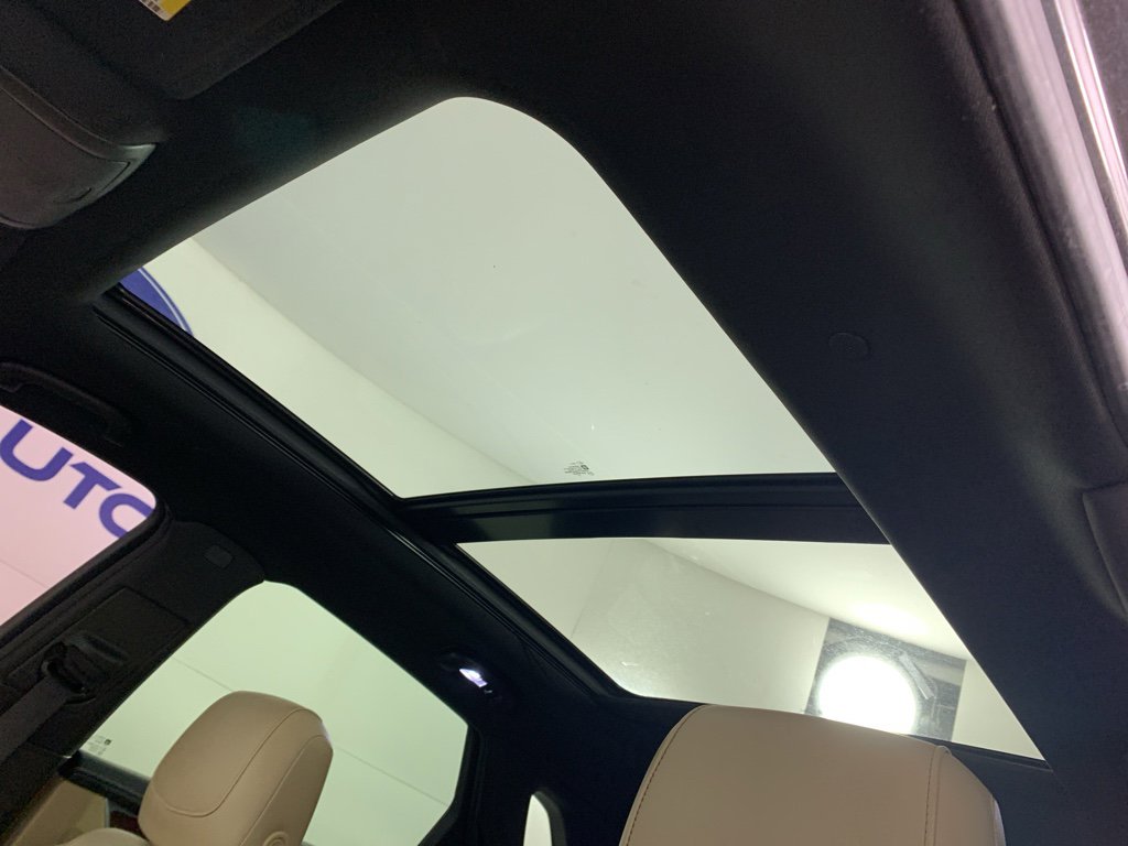 Used 2017 Cadillac XT5 Luxury w/ Driver Awareness Package image 26