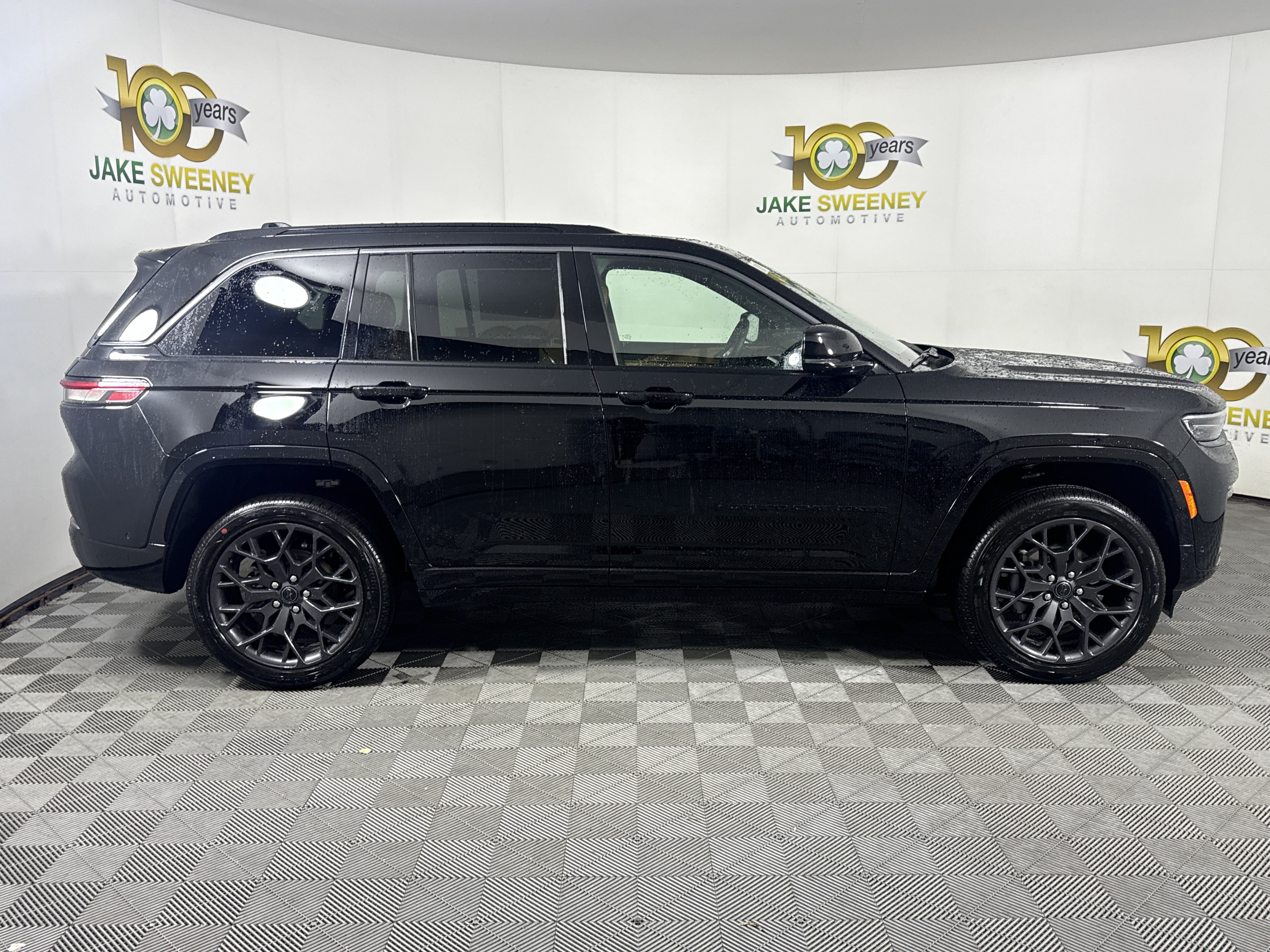 New 2027 Jeep Grand Cherokee Summit AWD/4WD image 12
