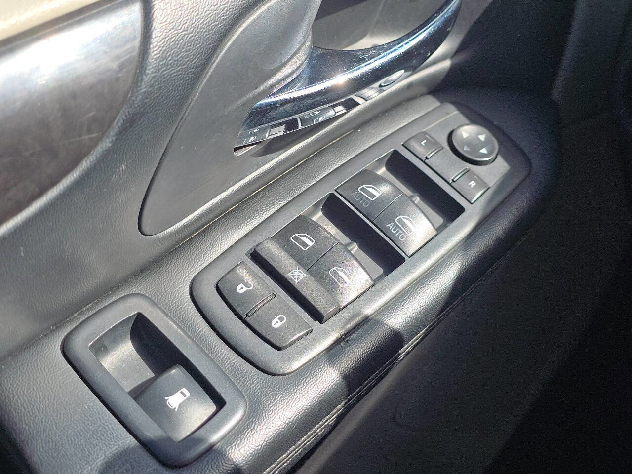 Used 2017 Dodge Grand Caravan SE w/ Power Window Group image 25