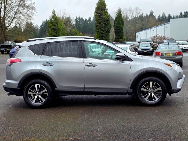 Used 2018 Toyota RAV4 XLE image 8