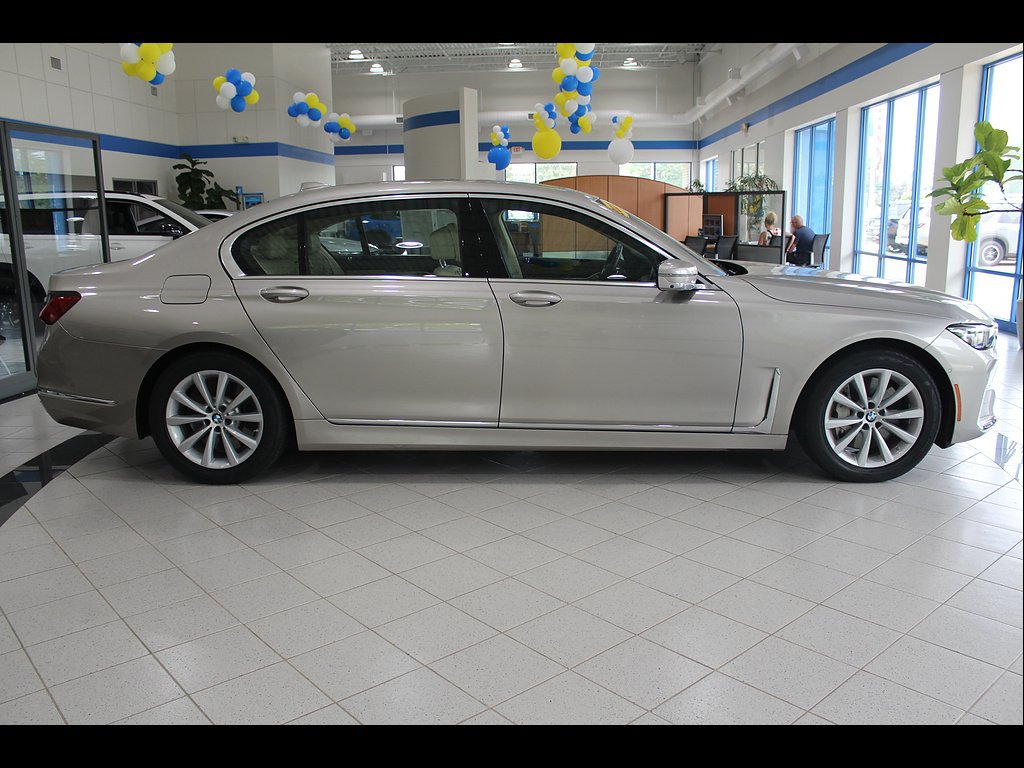 Used 2020 BMW 750i xDrive w/ Autobahn Package AWD/4WD image 4