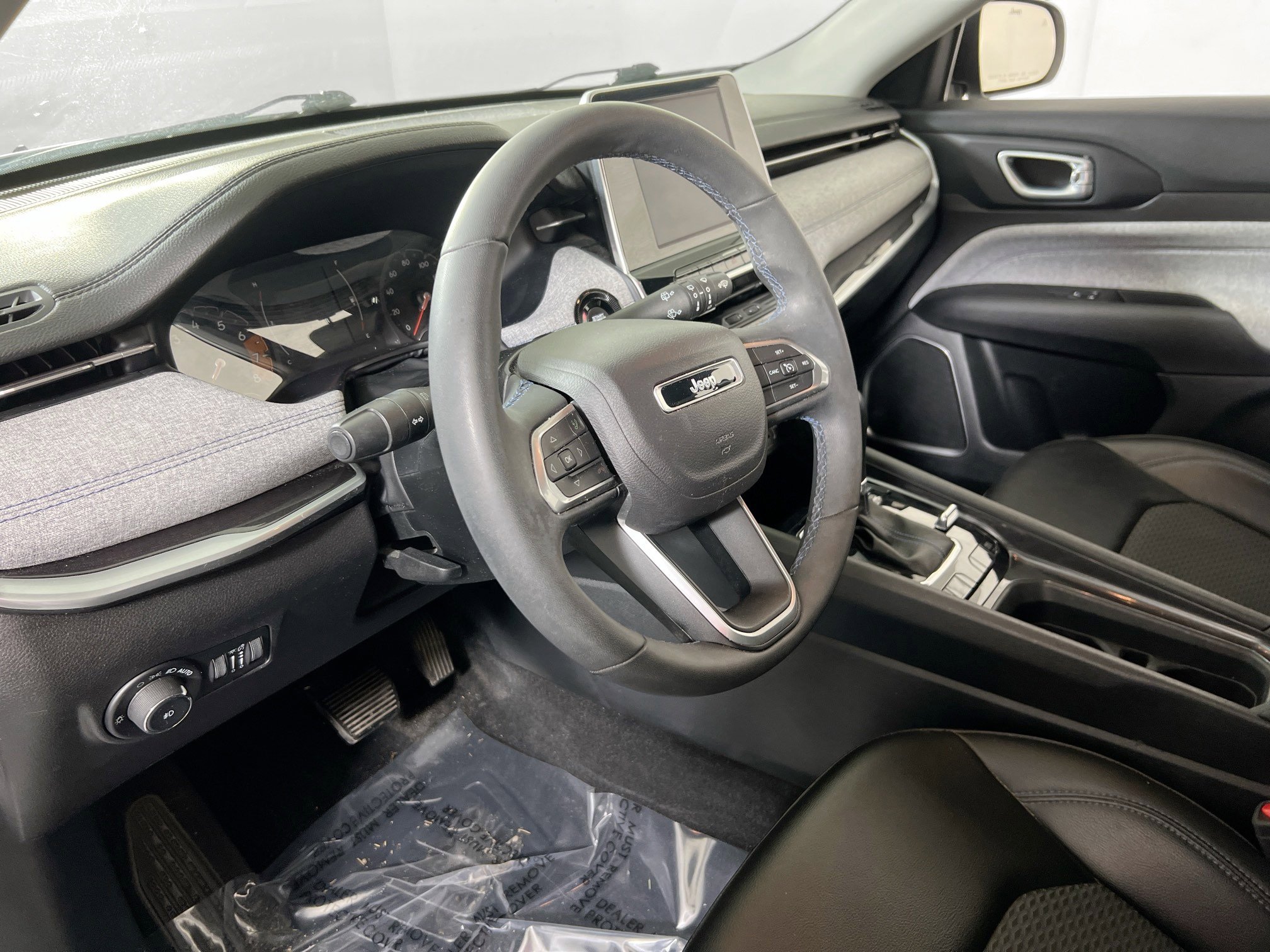 Used 2022 Jeep Compass Latitude image 9