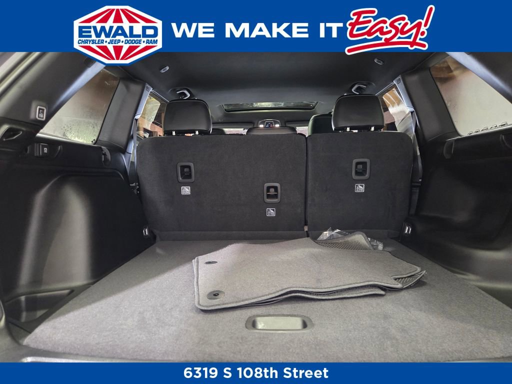 New 2026 Jeep Grand Cherokee Altitude image 23