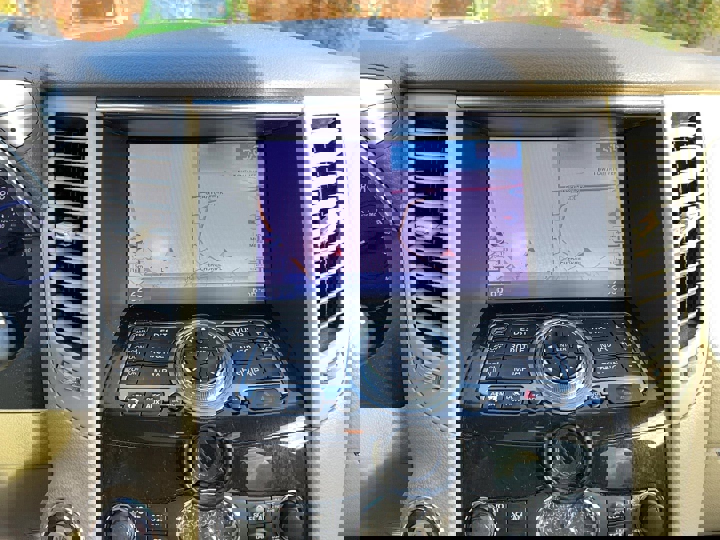 Used 2013 INFINITI FX37 AWD w/ Premium Pkg image 19