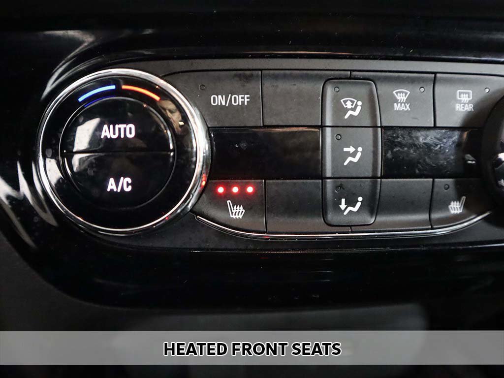 Used 2024 Chevrolet Trax LT w/ LT Convenience Package FWD image 4