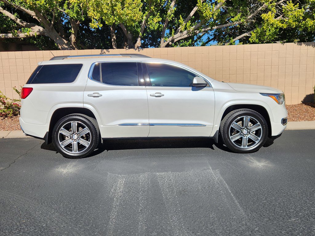 Used 2017 GMC Acadia Denali image 2