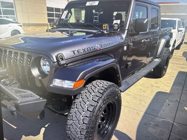 Used 2022 Jeep Gladiator Sport AWD/4WD image 2