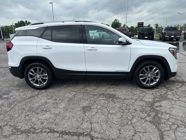 Used 2023 GMC Terrain SLT w/ LPO, Floor Liner Package FWD image 15