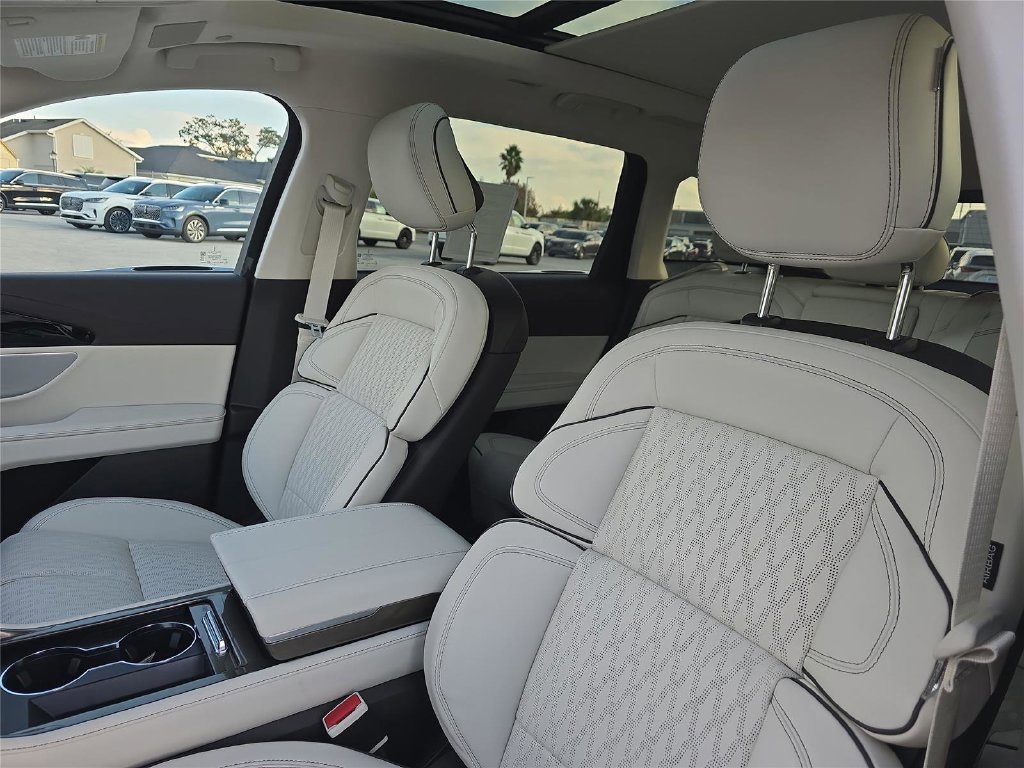 New 2026 Lincoln Nautilus Black Label AWD/4WD image 17