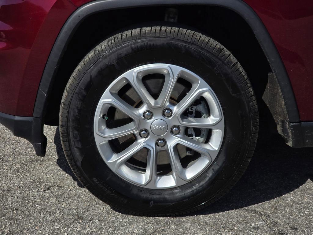 Used 2022 Jeep Grand Cherokee Laredo X image 12