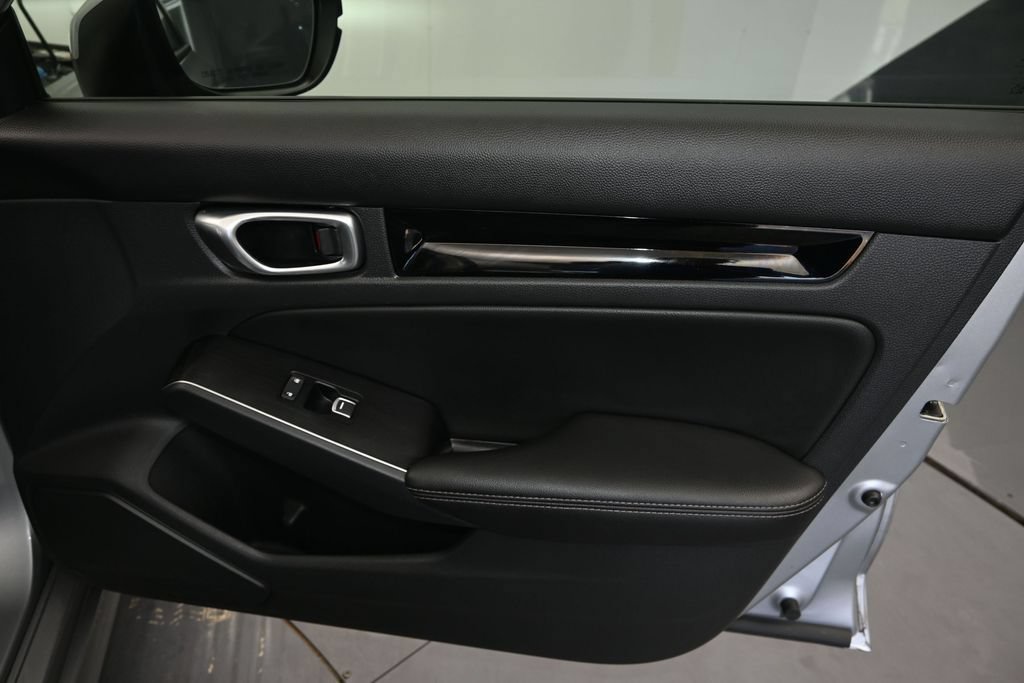 Used 2023 Honda Civic Touring image 15