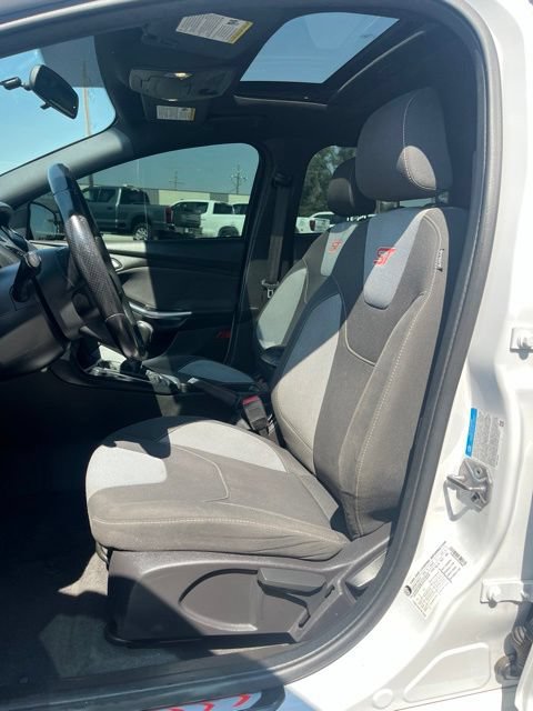 Used 2016 Ford Focus ST FWD image 29
