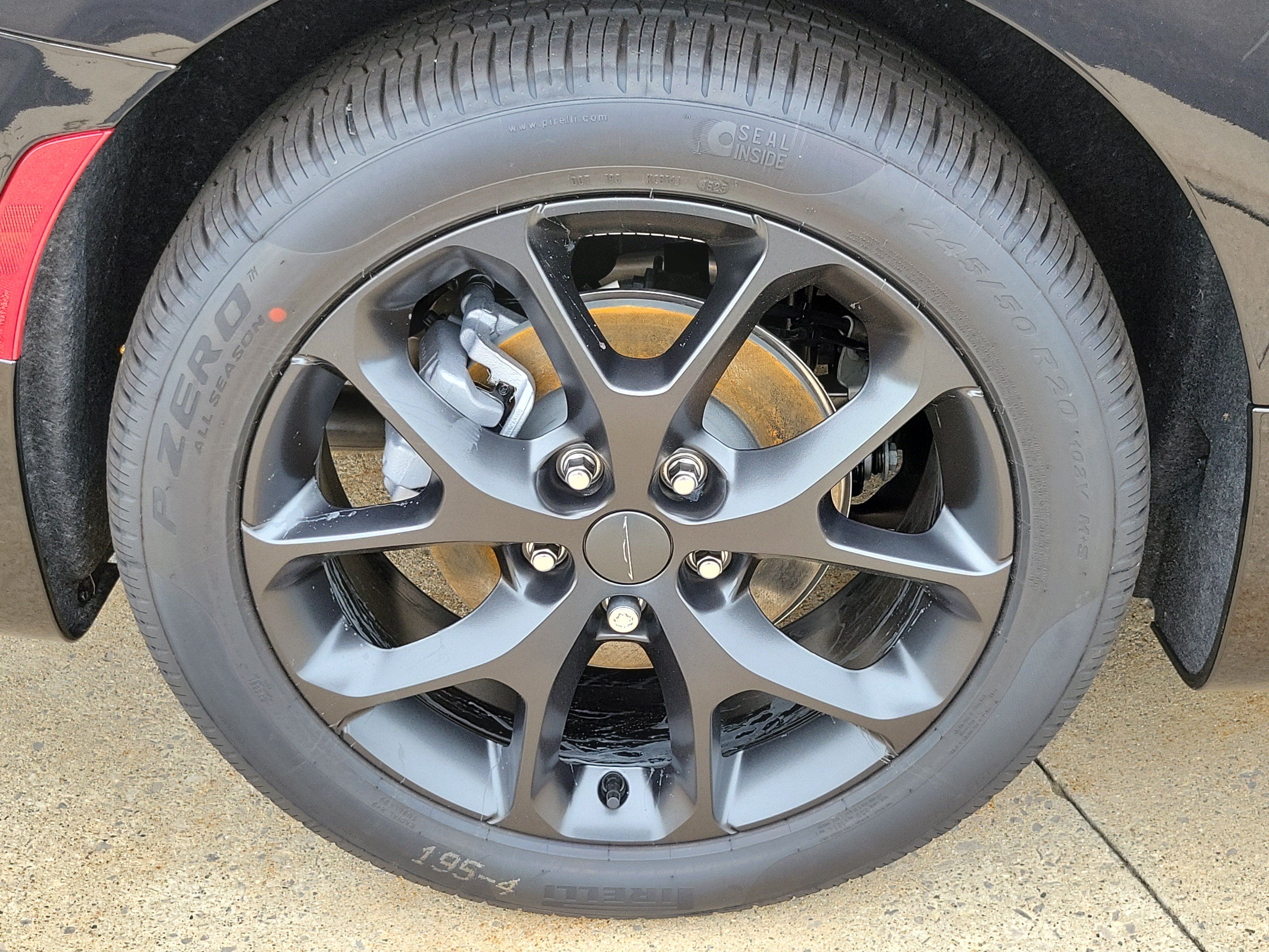 New 2027 Chrysler Pacifica Limited FWD image 5