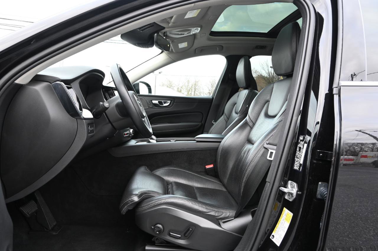 Used 2021 Volvo XC60 T8 Inscription Expression image 2