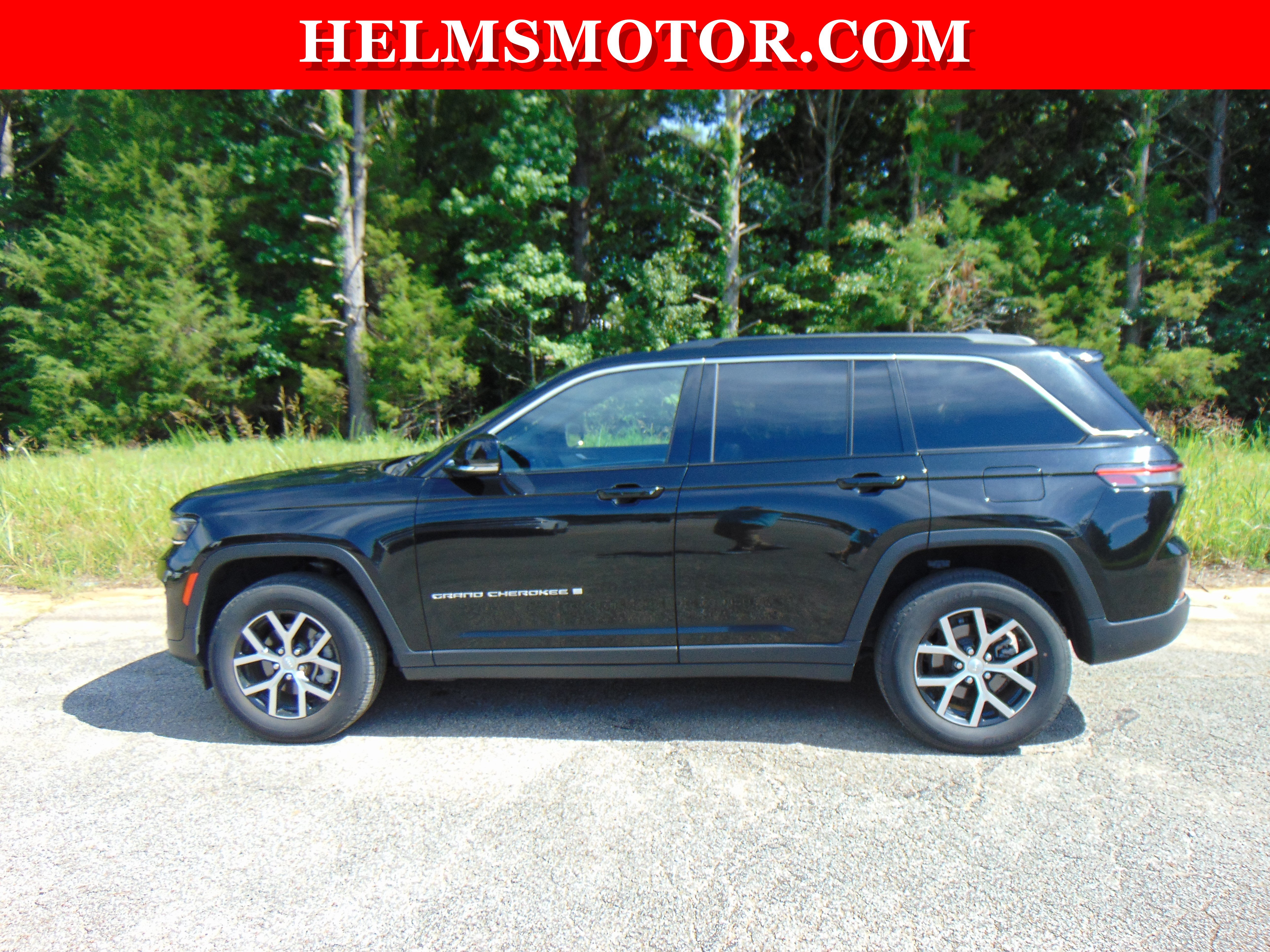 Certified 2024 Jeep Grand Cherokee Limited AWD/4WD image 3