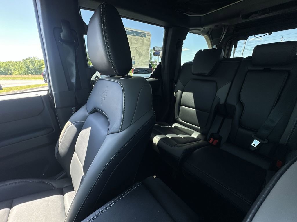 New 2026 Ford Bronco Outer Banks w/ Sasquatch Package AWD/4WD image 12