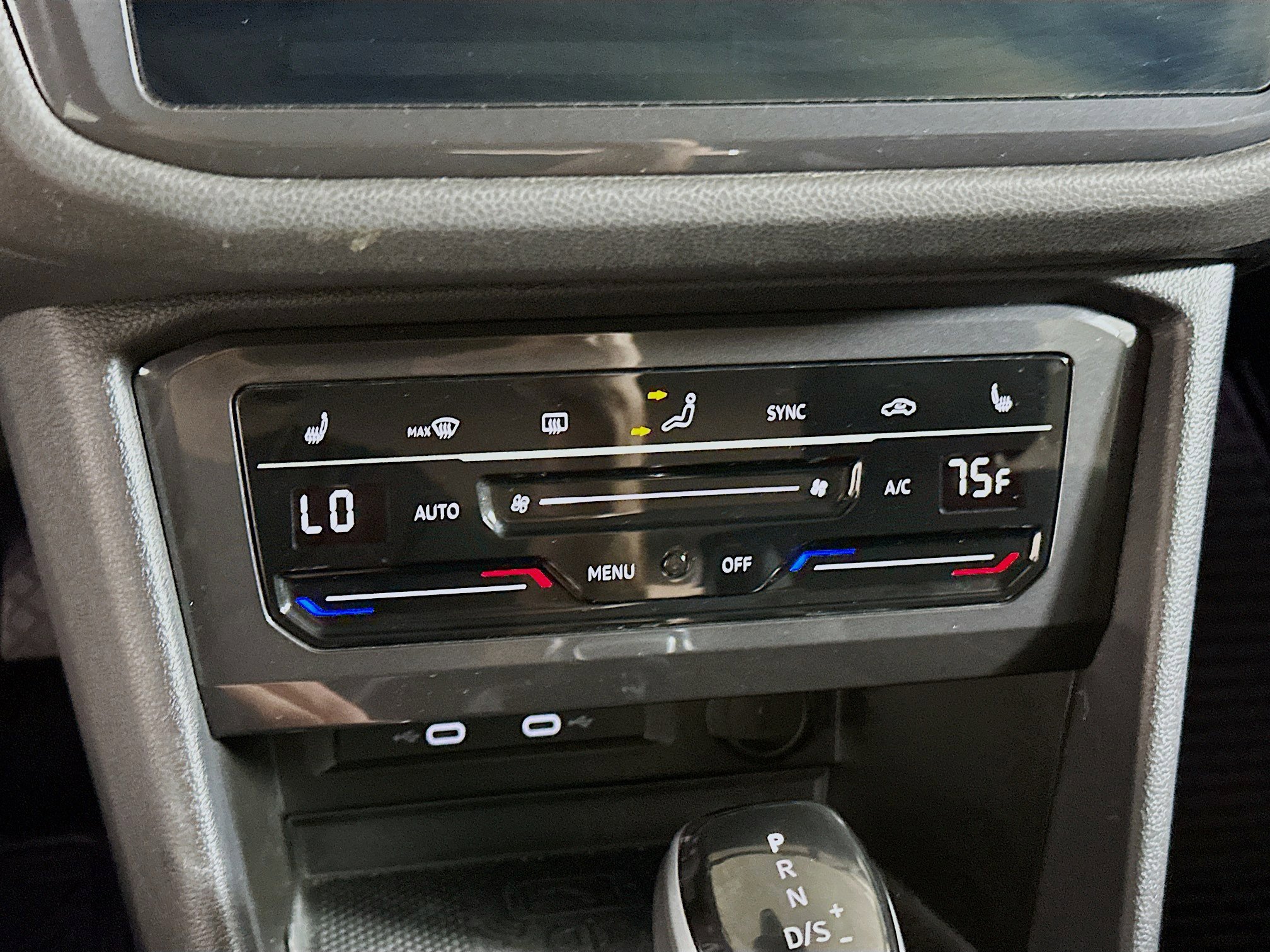 Used 2022 Volkswagen Tiguan SE image 23