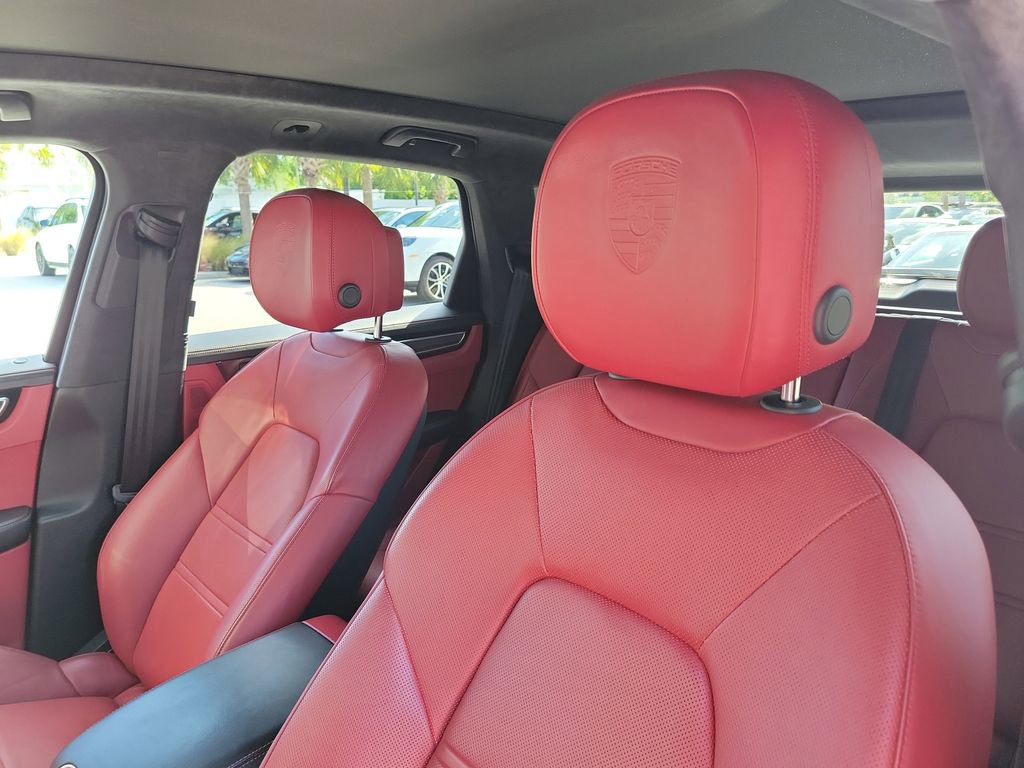 Certified 2022 Porsche Cayenne GTS image 6