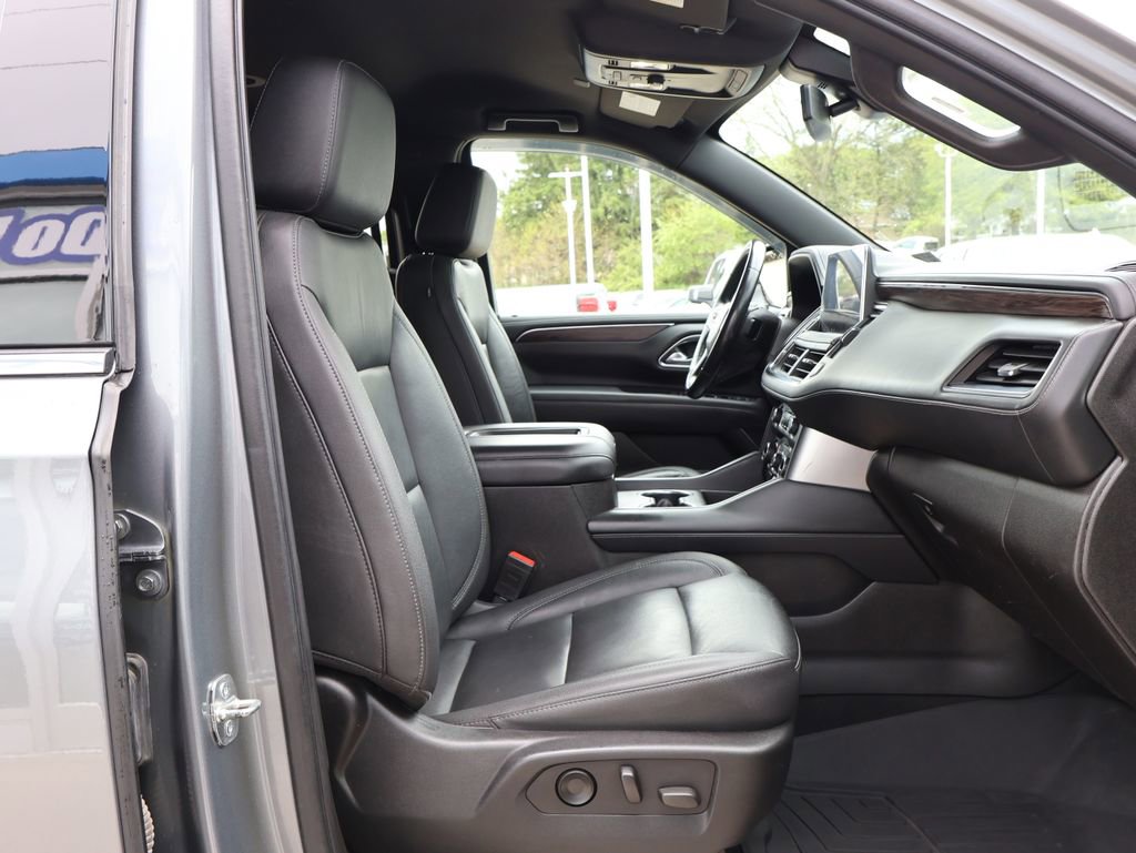 Used 2021 Chevrolet Suburban LT AWD/4WD image 40