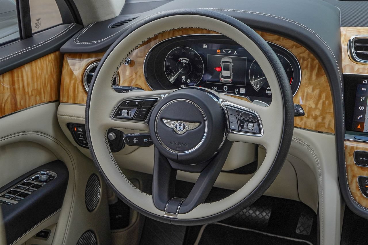 Certified 2023 Bentley Bentayga AWD/4WD image 38