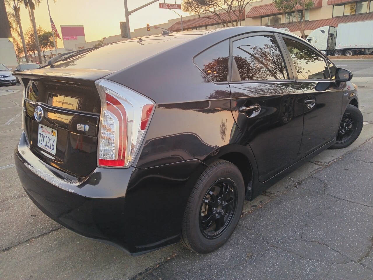 Used 2015 Toyota Prius Two FWD image 3